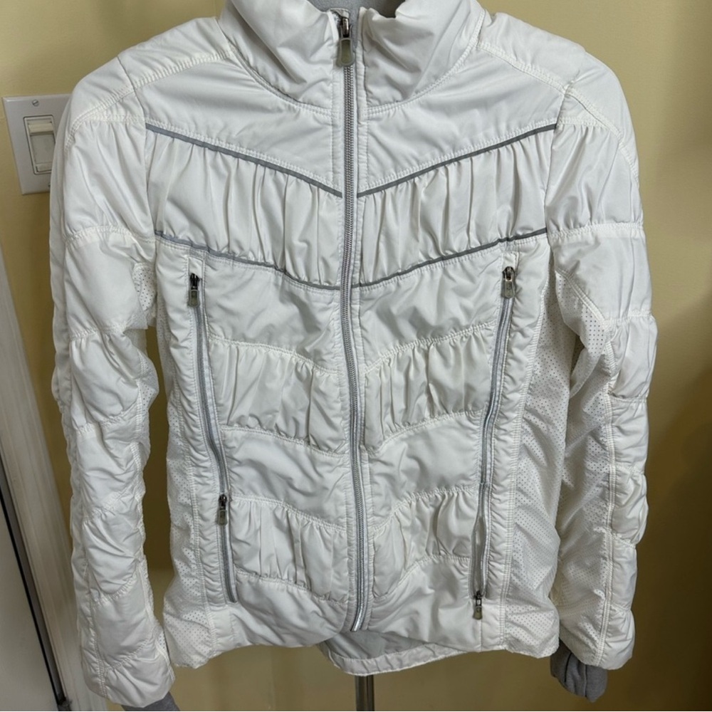 Lululemon outward bound running jacket - Picture 3 of 4